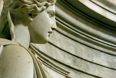 Graf van Napoleon Bonaparte 1769-1821 (detail van een van de 12 gevleugelde overwinningen)